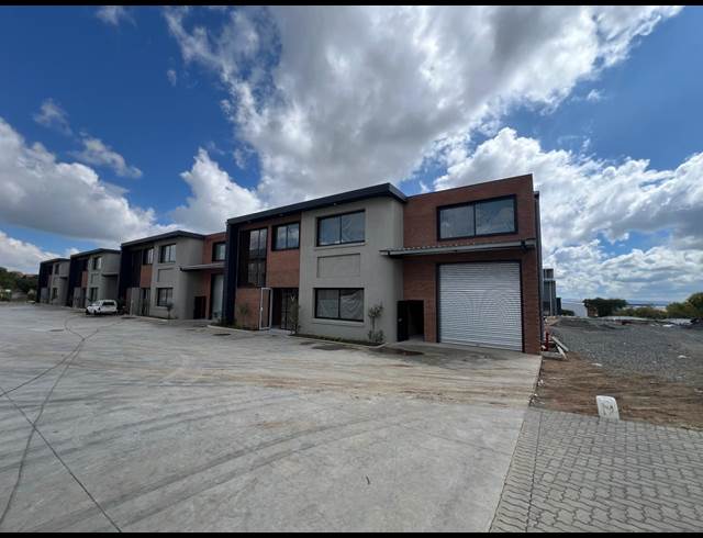 1,050M² WAREHOUSE TO LET IN SAMRAND BUSINESS PARK