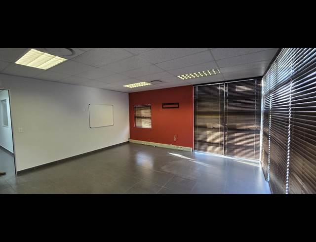 400M² OFFICE TO LET IN NELSPRUIT EXT 1