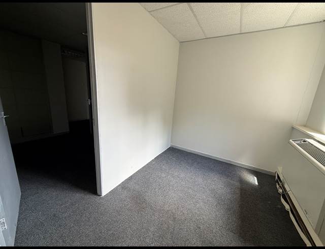 376M² OFFICE TO LET IN HOUGHTON ESTATE