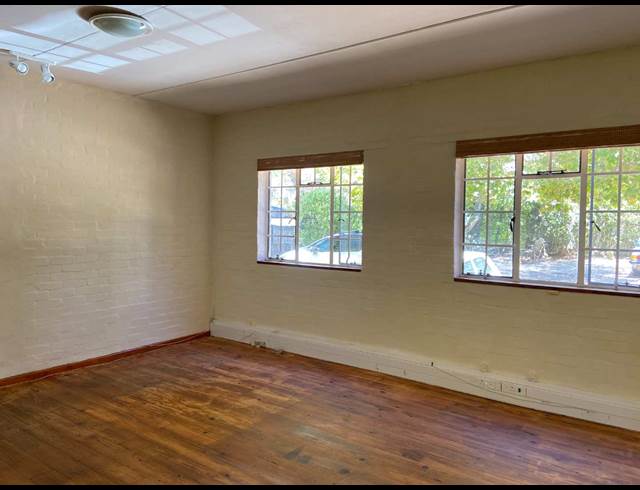 130M² OFFICE TO LET IN WESTLAKE