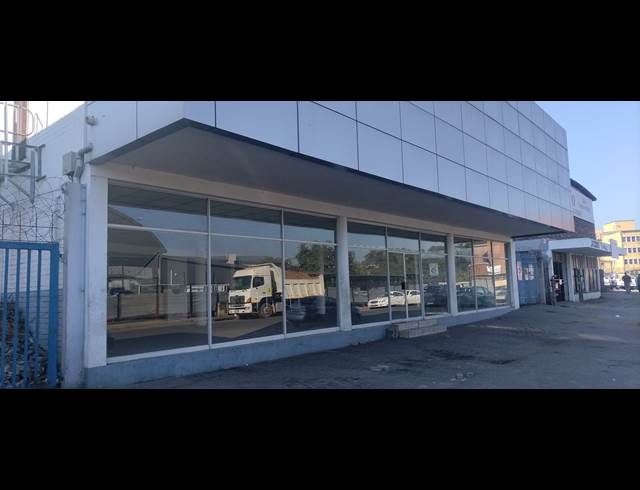1,570M² RETAIL TO LET IN SONHEUWEL