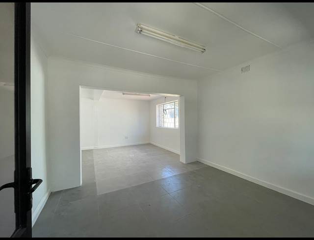 Business property to rent in WORCESTER CENTRAL