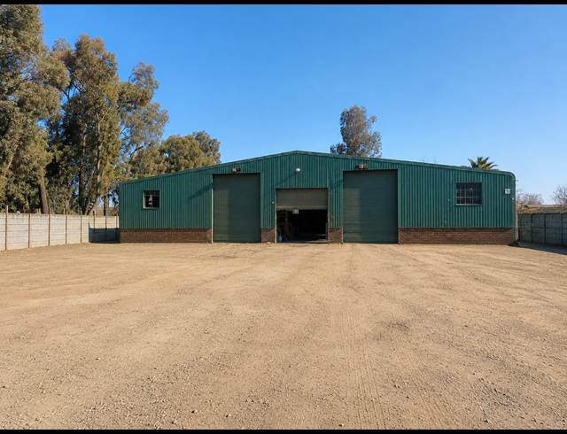 800M² WAREHOUSE TO LET IN CLAYVILLE
