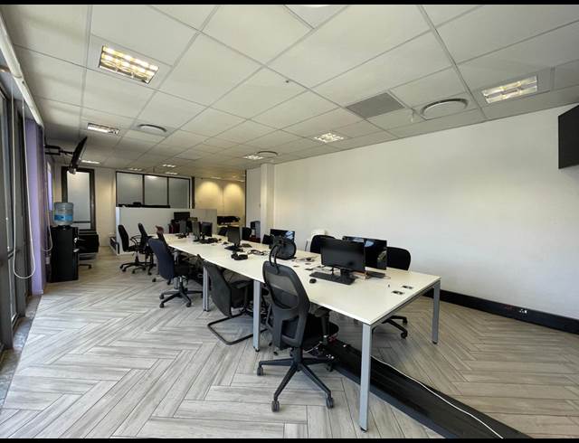 122M² OFFICE TO LET IN BRYANSTON