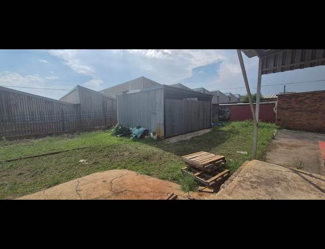 262M² WAREHOUSE TO LET IN ANDERBOLT