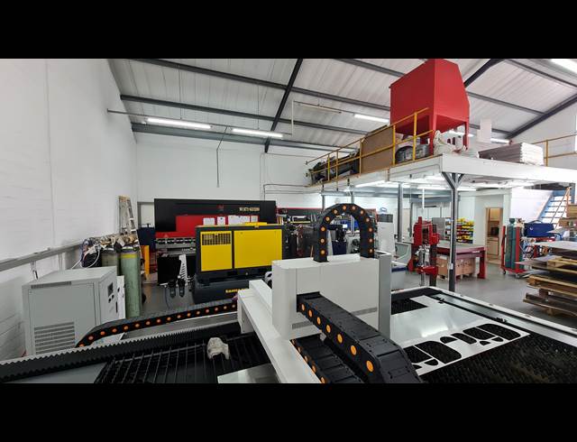 220M² FACTORY TO LET IN DIEP RIVER