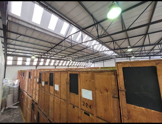 1,040M² WAREHOUSE TO LET IN KILLARNEY GARDENS