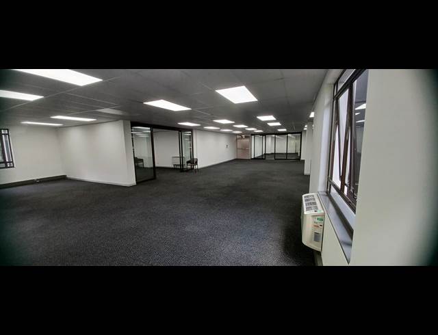 448M² OFFICE TO LET IN HYDE PARK