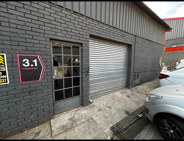 150M² WAREHOUSE TO LET IN WYNBERG