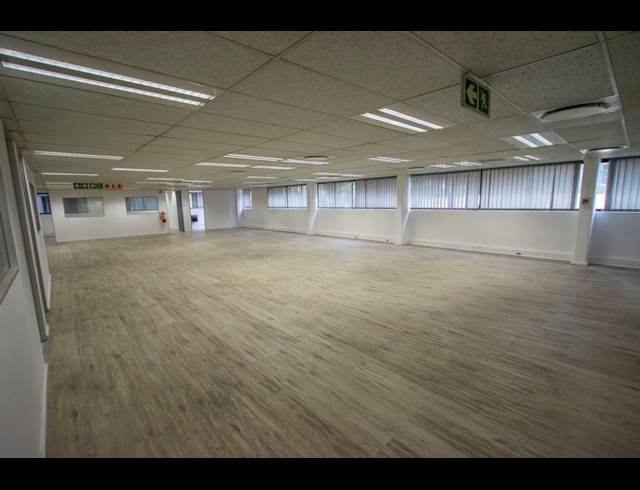1,578M² OFFICE TO LET IN HALFWAY HOUSE
