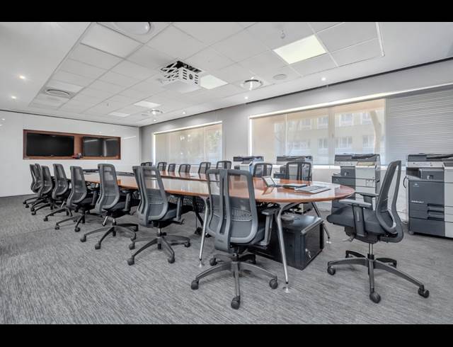 1,861M² OFFICE TO LET IN WOODMEAD