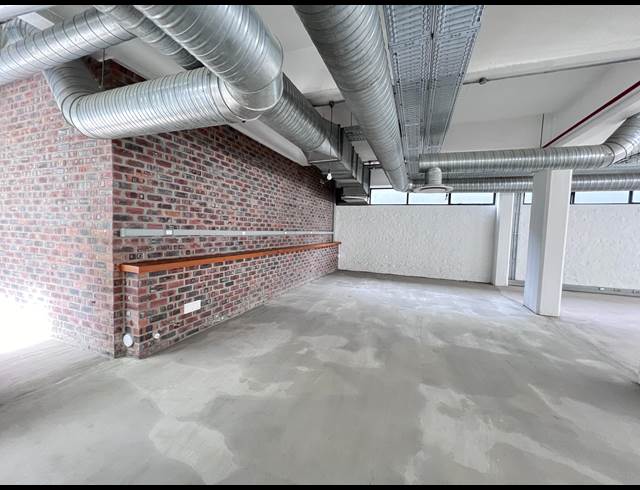 628M² OFFICE TO LET IN SALT RIVER