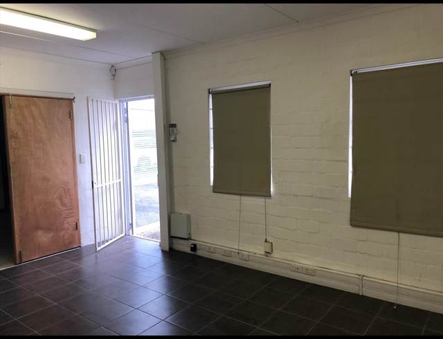 275M² WAREHOUSE TO LET IN WESTLAKE