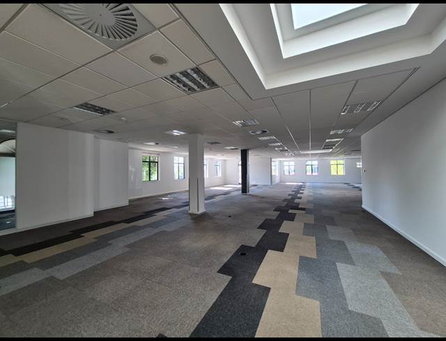 901M² OFFICE TO LET IN ILLOVO