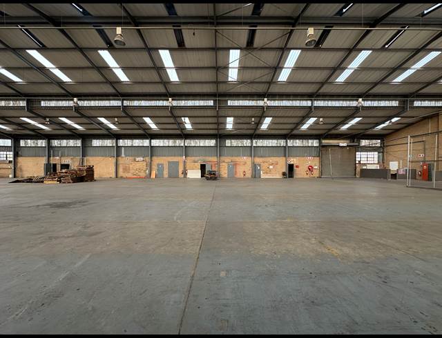 7,726M² WAREHOUSE TO LET IN MEADOWDALE