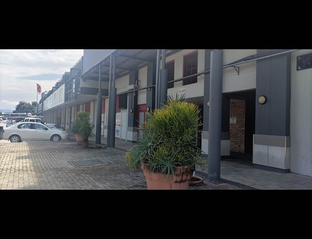 1,271M² BUSINESS TO LET IN RIVERSIDE PARK