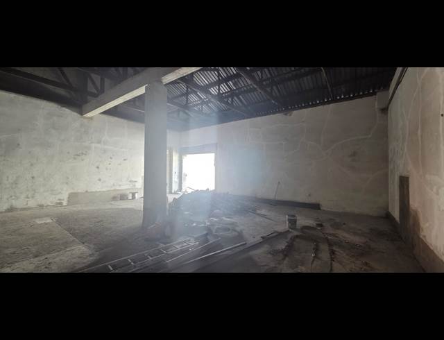 320M² WAREHOUSE TO LET IN CHARLESTON HILL