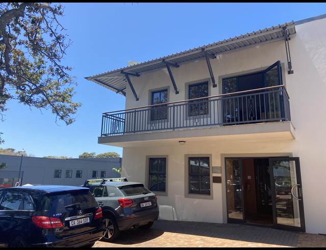 75M² BUSINESS TO LET IN WESTLAKE