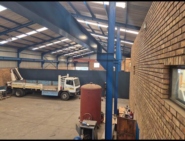 360M² WAREHOUSE TO LET IN ALRODE SOUTH