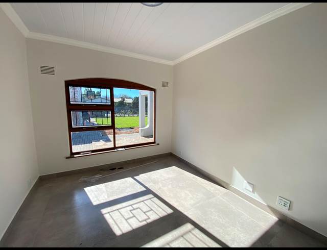 4 BEDROOM HOUSE TO LET IN GEORGE SOUTH