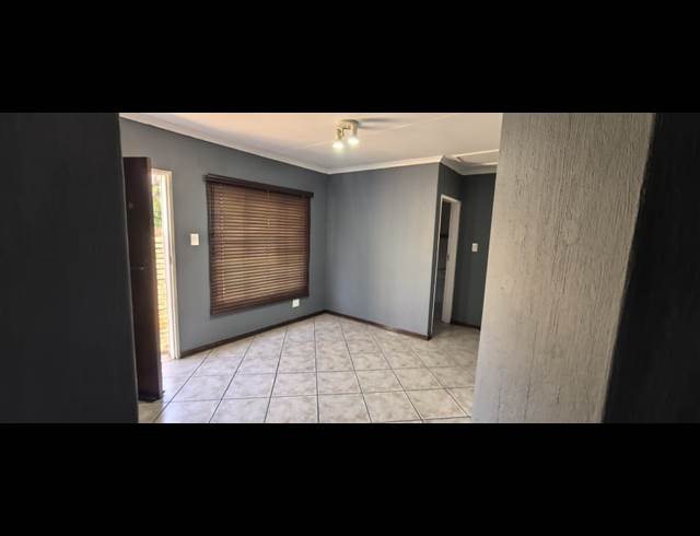 2 BEDROOM TOWNHOUSE TO LET IN CASHAN