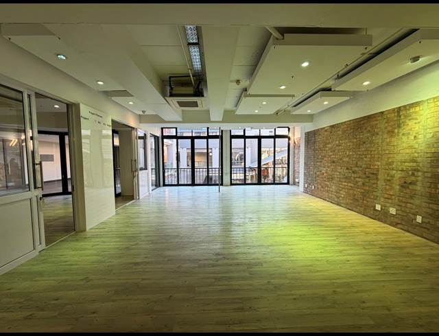143M² OFFICE TO LET IN DE WATERKANT