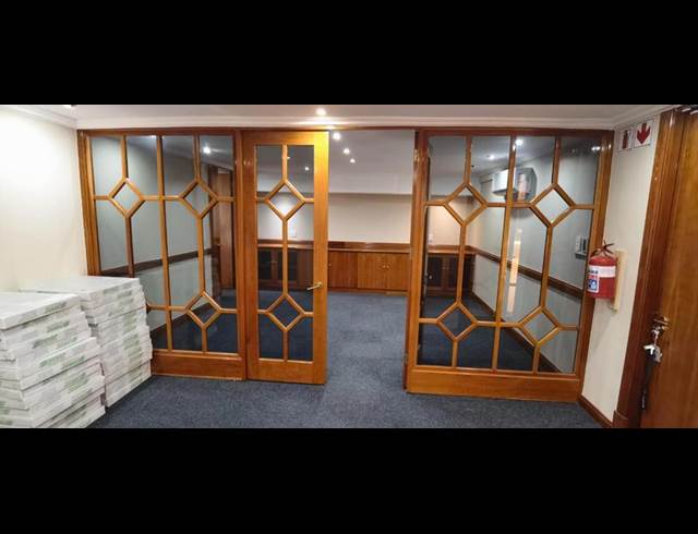 BUSINESS PROPERTY TO RENT IN LYNNWOOD