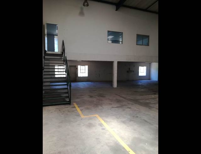 956M² WAREHOUSE RENTED IN KYALAMI
