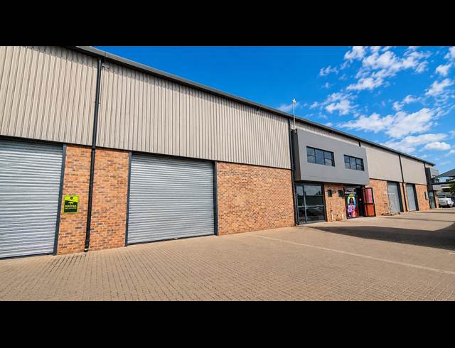 430M² WAREHOUSE TO LET IN MEADOWDALE
