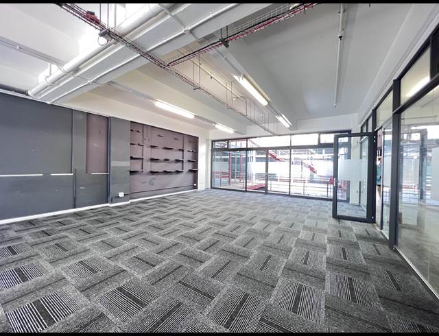 108M² OFFICE TO LET IN WOODSTOCK