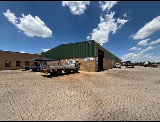6,972M² WAREHOUSE TO LET IN HUGHES