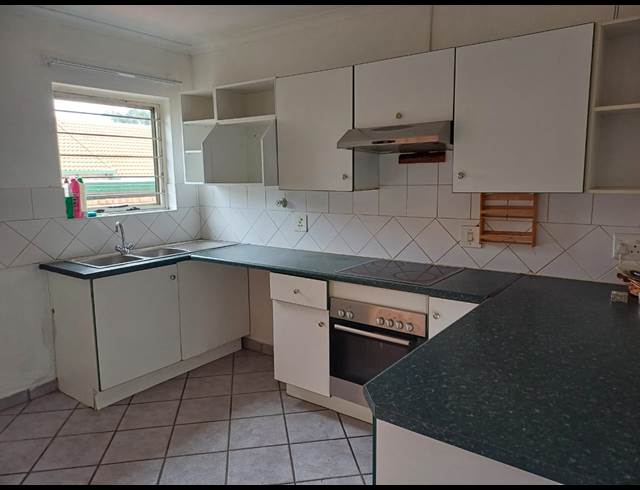 3 bed property to rent in DIE HOEWES