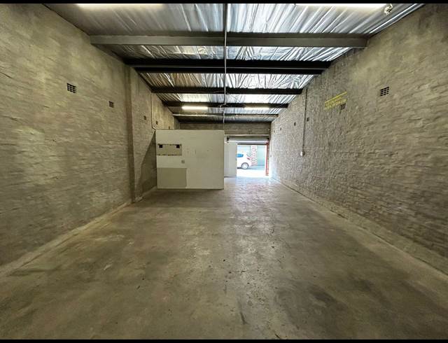 72M² WAREHOUSE TO LET IN EASTGATE