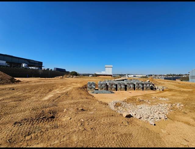 3,000M² WAREHOUSE TO LET IN COSMO BUSINESS PARK