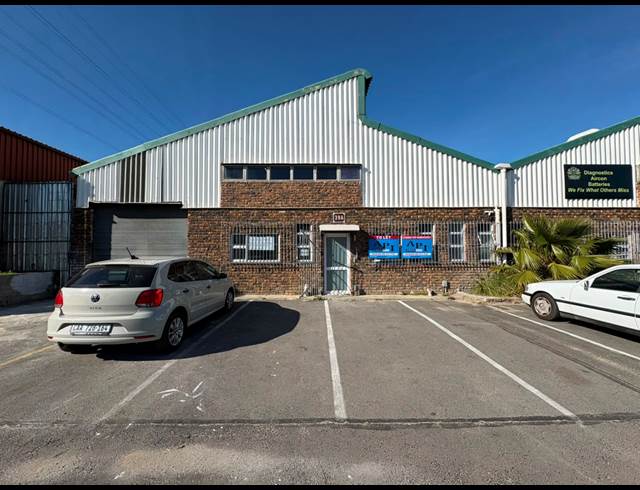 410M² WAREHOUSE TO LET IN STRAND INDUSTRIA