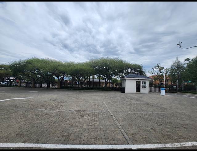 275M² OFFICE TO LET IN VORNA VALLEY
