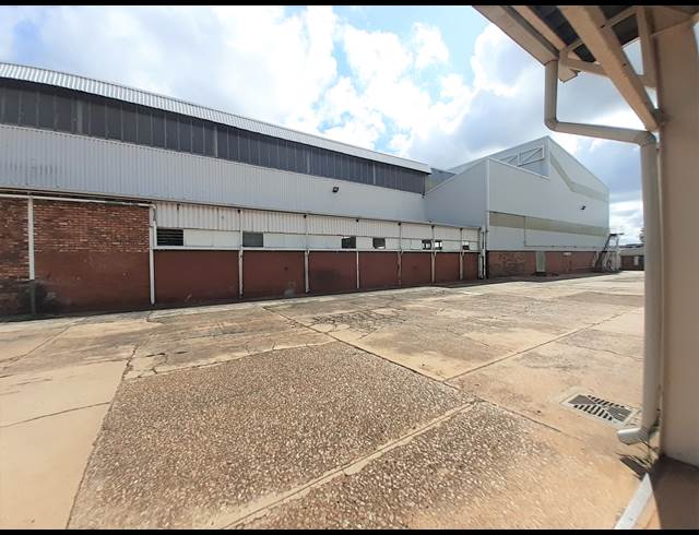 2,817M² OFFICE TO LET IN ROSSLYN