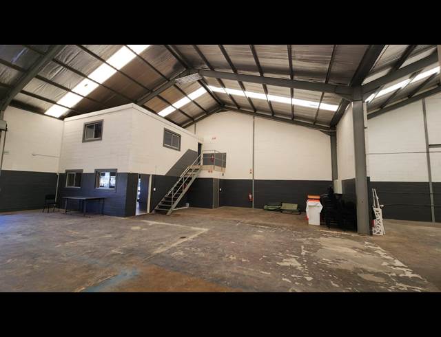 435M² WAREHOUSE RENTED IN BLACKHEATH INDUSTRIAL