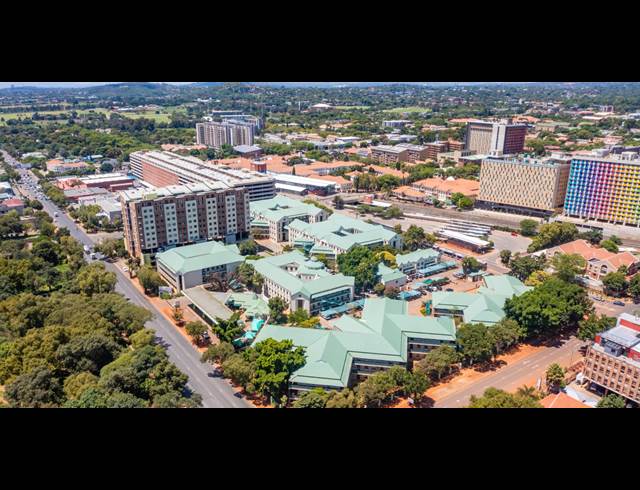 1,672M² OFFICE TO LET IN HATFIELD