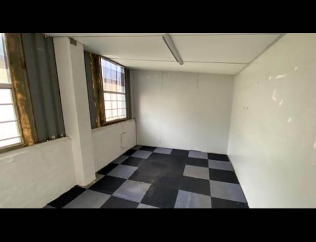 204M² WAREHOUSE TO LET IN SPRINGFIELD