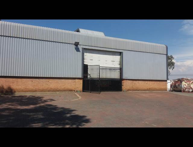 1,037M² WAREHOUSE RENTED IN CITY DEEP