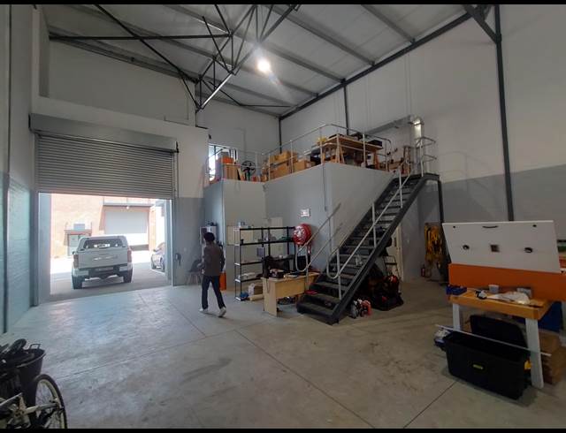 306M² WAREHOUSE RENTED IN KRAAIFONTEIN INDUSTRIA