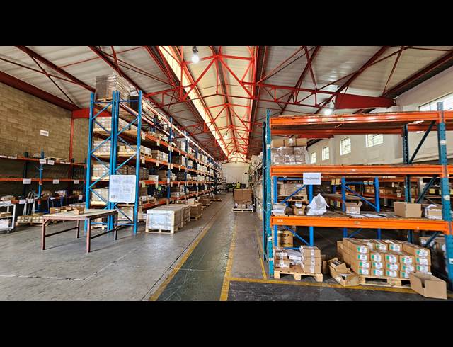 1,146M² WAREHOUSE TO LET IN JET PARK