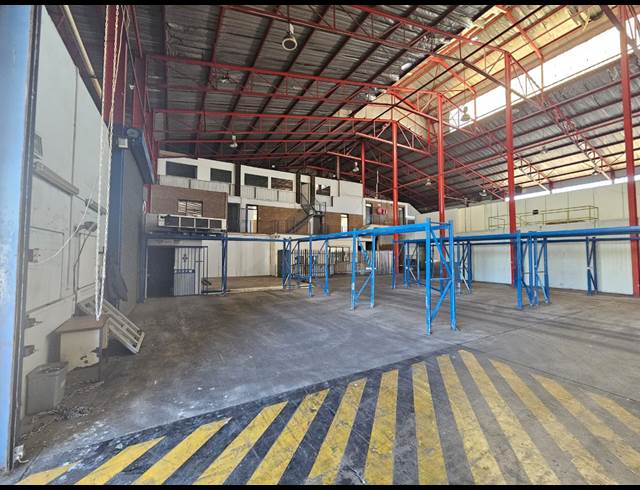 3,200M² WAREHOUSE TO LET IN CITY DEEP
