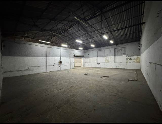 750M² WAREHOUSE TO LET IN CROWN