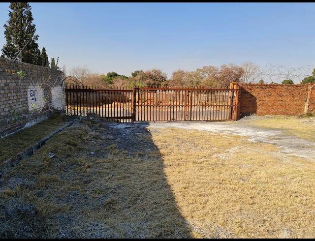 2,500M² INDUSTRIAL YARD TO LET IN WADEVILLE