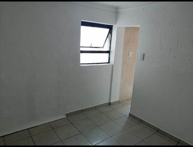 1 bed property to rent in MONDEOR