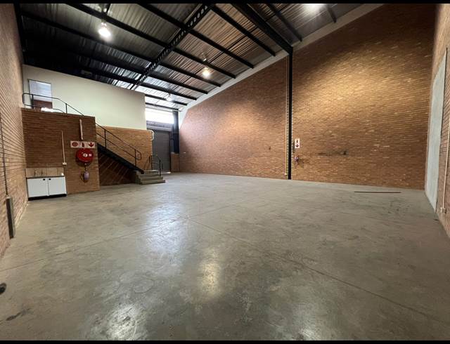 284.20M² WAREHOUSE TO LET IN DRIEHOEK