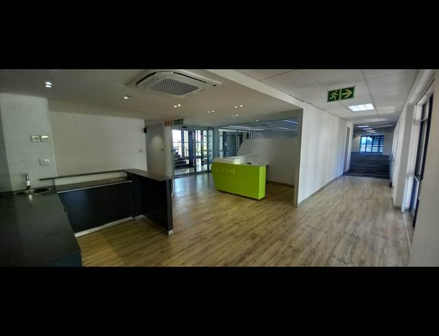 724M² OFFICE TO LET IN BRYANSTON