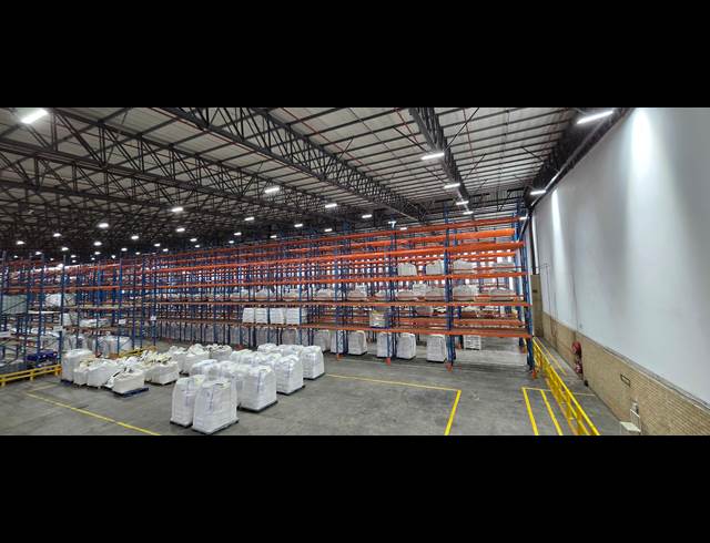 9,700M² WAREHOUSE TO LET IN NORTH RIDING